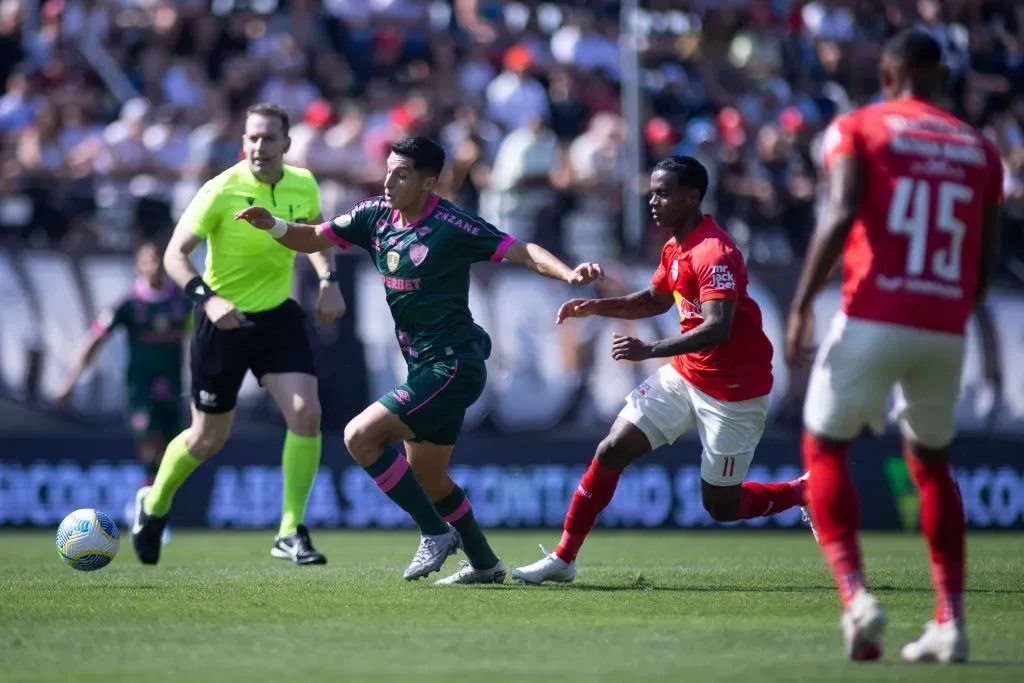 Serna jogador do Fluminense durante partida contra o Bragantino – Foto: Fabio Moreira Pinto/AGIF