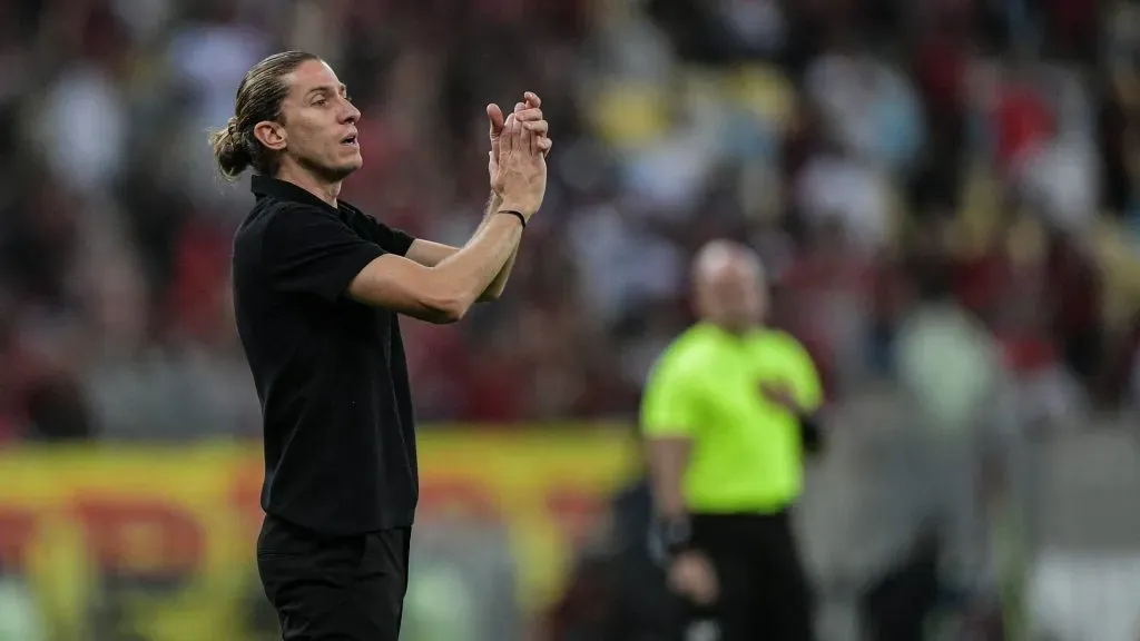 Filipe Luís no Flamengo durante o Campeonato Brasileiro – Foto: Thiago Ribeiro/AGIF