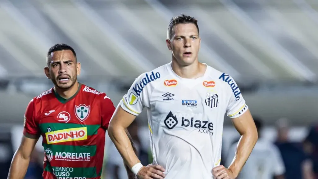 Foto: Abner Dourado/AGIF – Julio Furch tem vínculo até dezembro de 2026 e segue com futuro indefinido no mercado da bola.