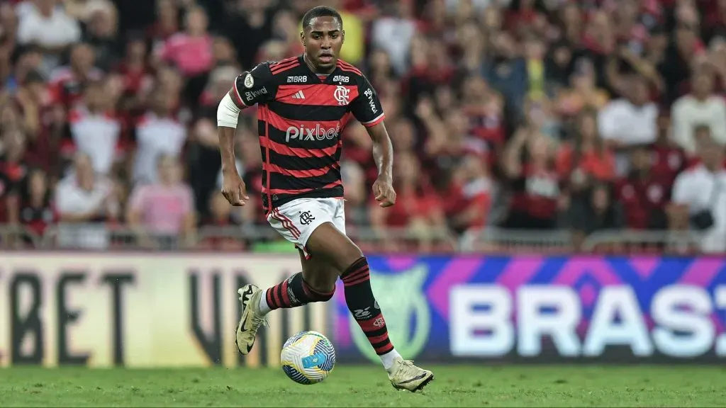 Lorran durante partida. Foto: Thiago Ribeiro/AGIF