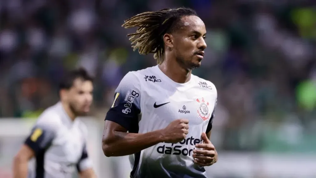 André Carrillo em partida pelo Corinthians. Foto: Marcello Zambrana/AGIF