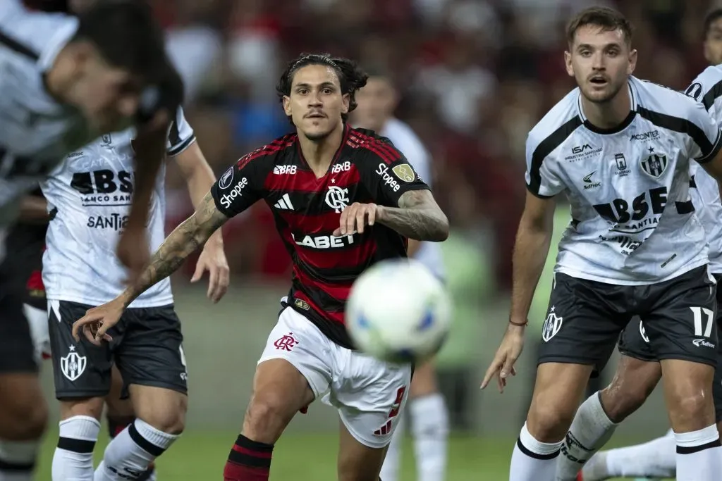 RJ – RIO DE JANEIRO – 09/04/2025 – COPA LIBERTADORES 2025, FLAMENGO X CORDOBA – Pedro jogador do Flamengo durante partida contra o Cordoba no estadio Maracana pelo campeonato Copa Libertadores 2025. Foto: Jorge Rodrigues/AGIF