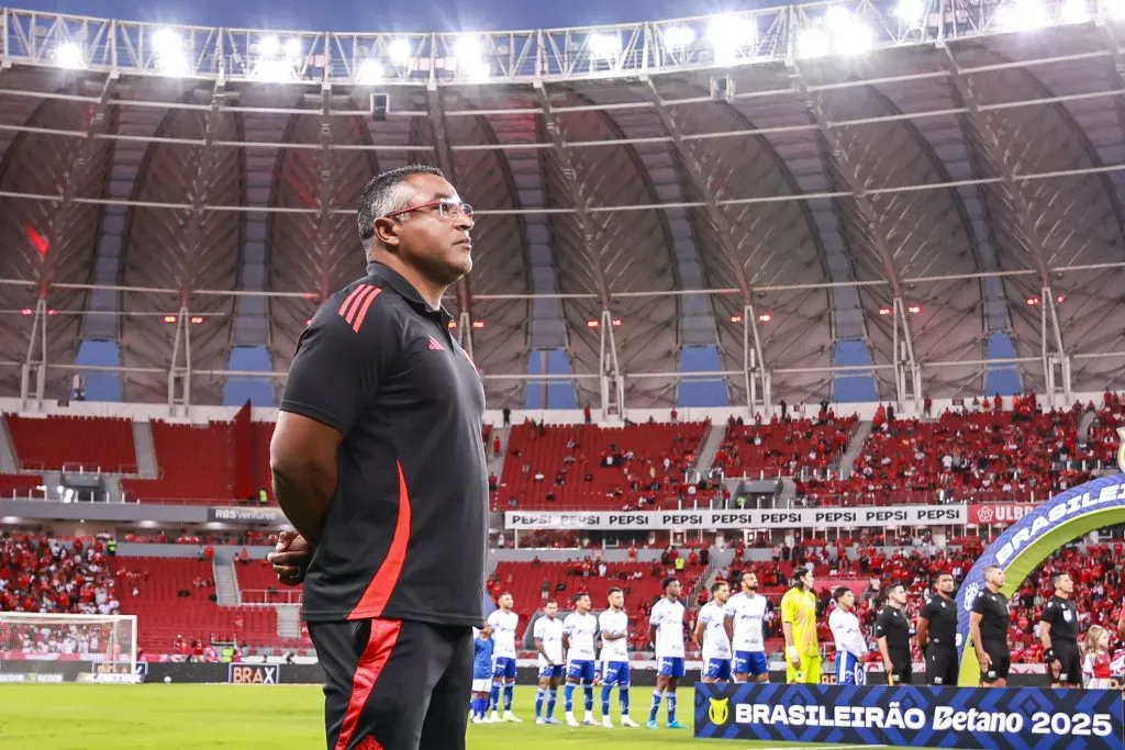 Roger Machado, técnico do Internacional – Foto: Maxi Franzoi/AGIF