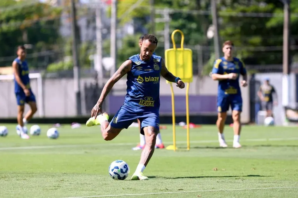 Neymar retorna a campo na terceira rodada do Brasileirão – Foto: Mauricio De Souza/AGIF