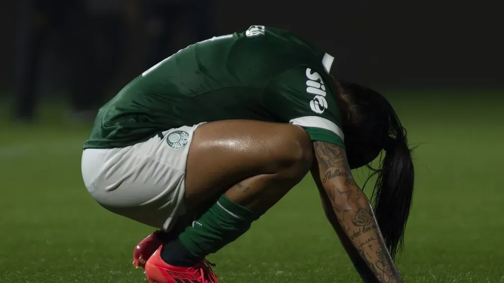 Brena jogadora do Palmeiras em jogo do Brasileiro Feminino