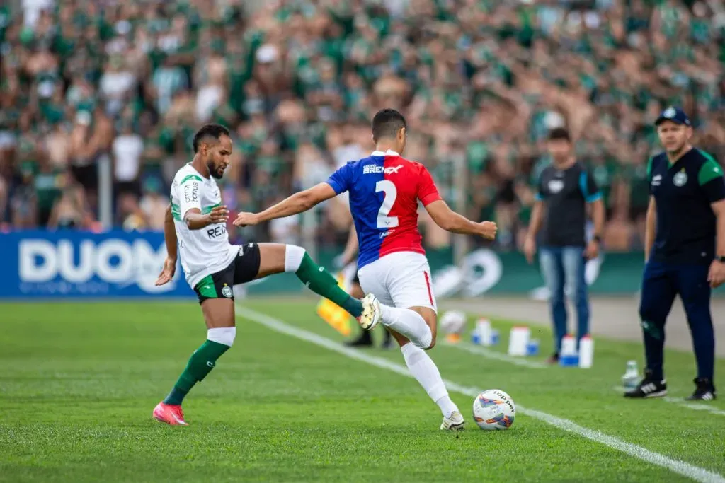 PR – CURITIBA – 15/02/2025 – PARANAENSE 2025, PARANA CLUBE X CORITIBA – Daniel Guedes jogador do Parana Clube durante partida contra o Coritiba no estadio Durival de Britto pelo campeonato Paranaense 2025. Foto: Luis Garcia/AGIF