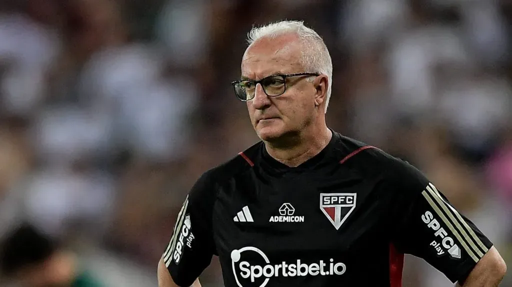 Dorival Júnior durante partida. Foto: Thiago Ribeiro/AGIF
