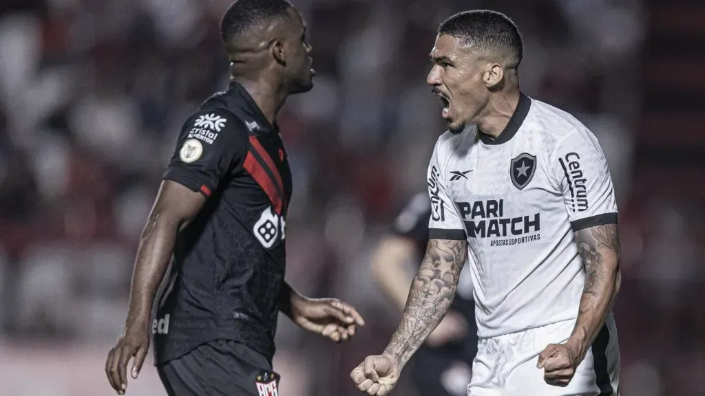 Allan em ação pelo Botafogo no Brasileirão Série A 2024 – Foto: Heber Gomes/AGIF