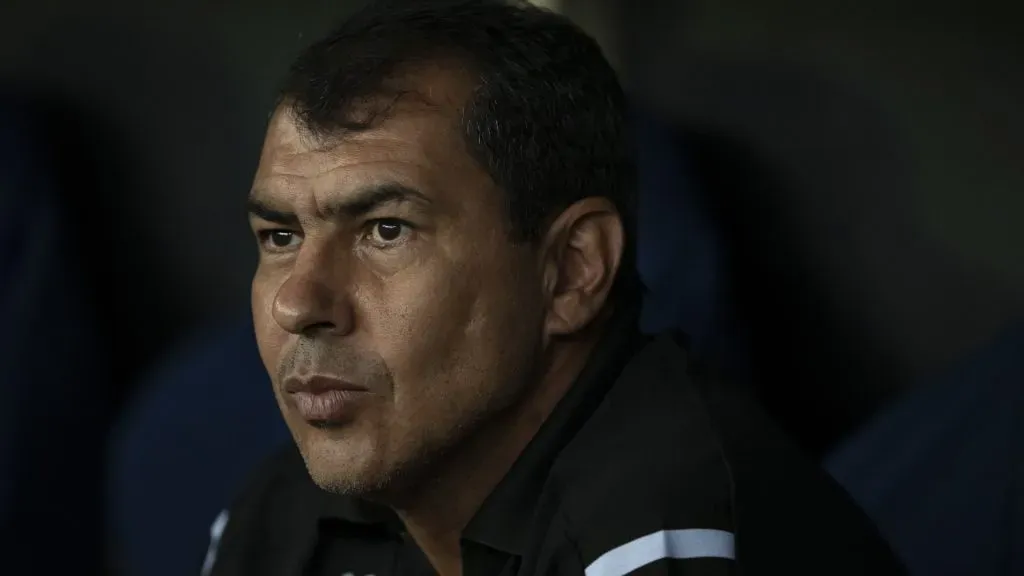 Fábio Carille comentou sobre Nuno Moreira após Vasco x Flamengo – Foto: Jorge Rodrigues/AGIF