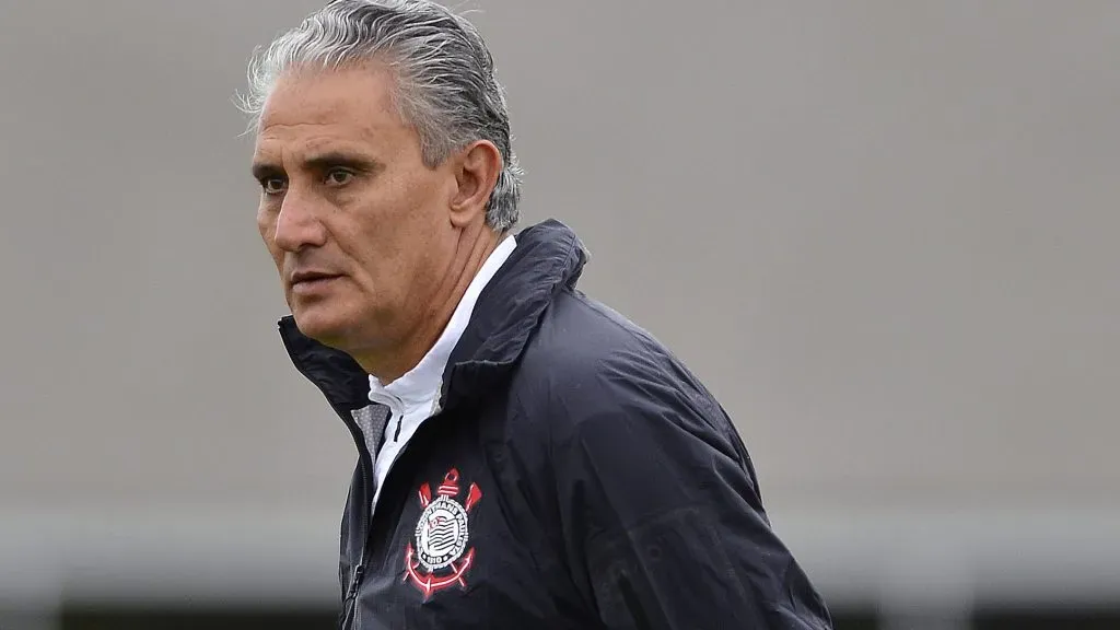 Tite durante treinamento. Foto: Mauro Horita/AGIF