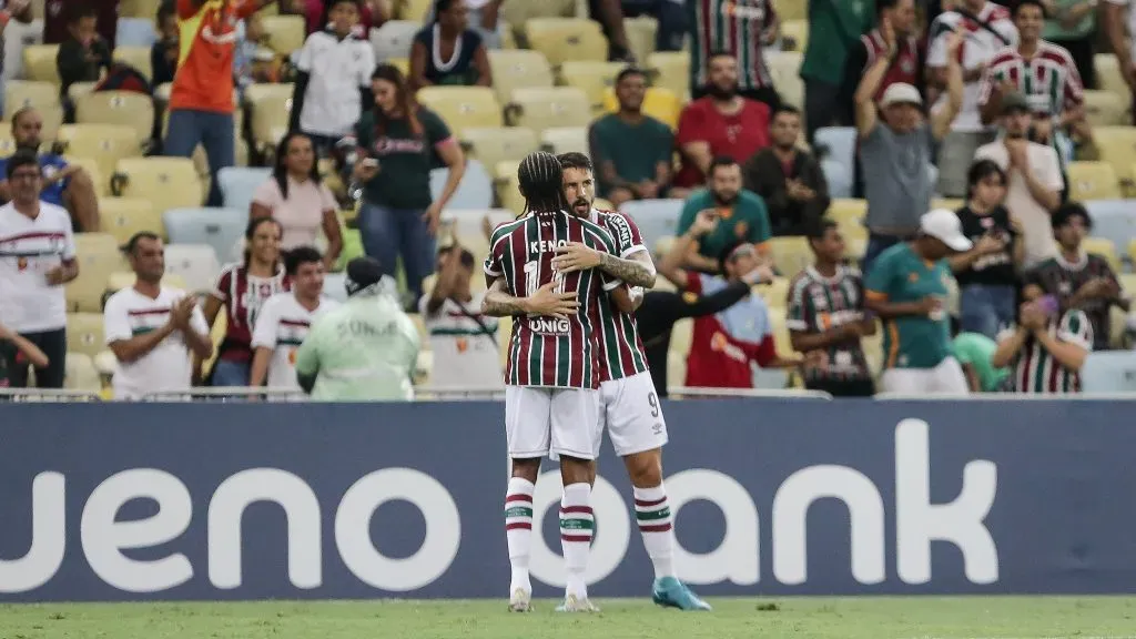 Atletas do Tricolor celebram gol marcado. Foto: Lucas Merçon/Fluminense.