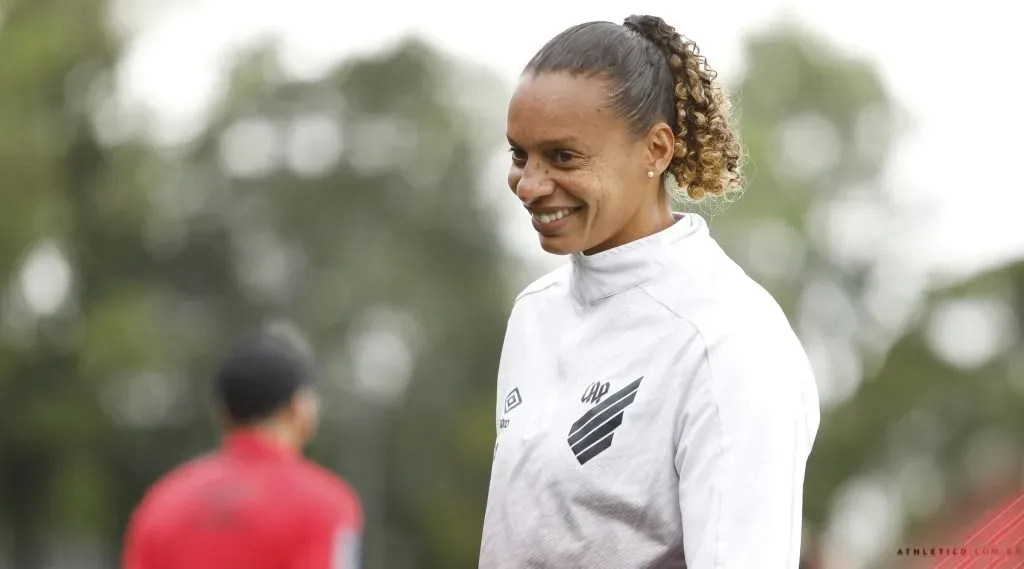 Rosana como treinadora do Athletico Paranaense