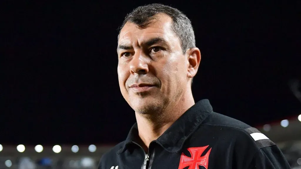 Fábio Carille técnico do Vasco durante partida contra o Santos no estádio São Januário pelo campeonato Brasileiro A 2025. Foto: Thiago Ribeiro/AGIF