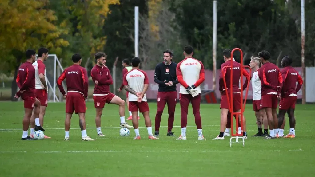 Adversário do Botafogo, Estudantes se prepara para encarar o atual campeão do torneio – Foto: Reprodução/Estudiantes