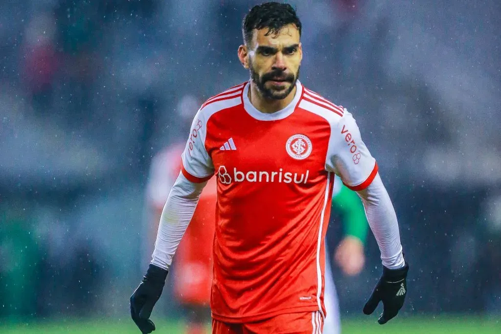 Bruno Henrique em confronto pelo Internacional. Foto: Giancarlo Santorum/AGIF