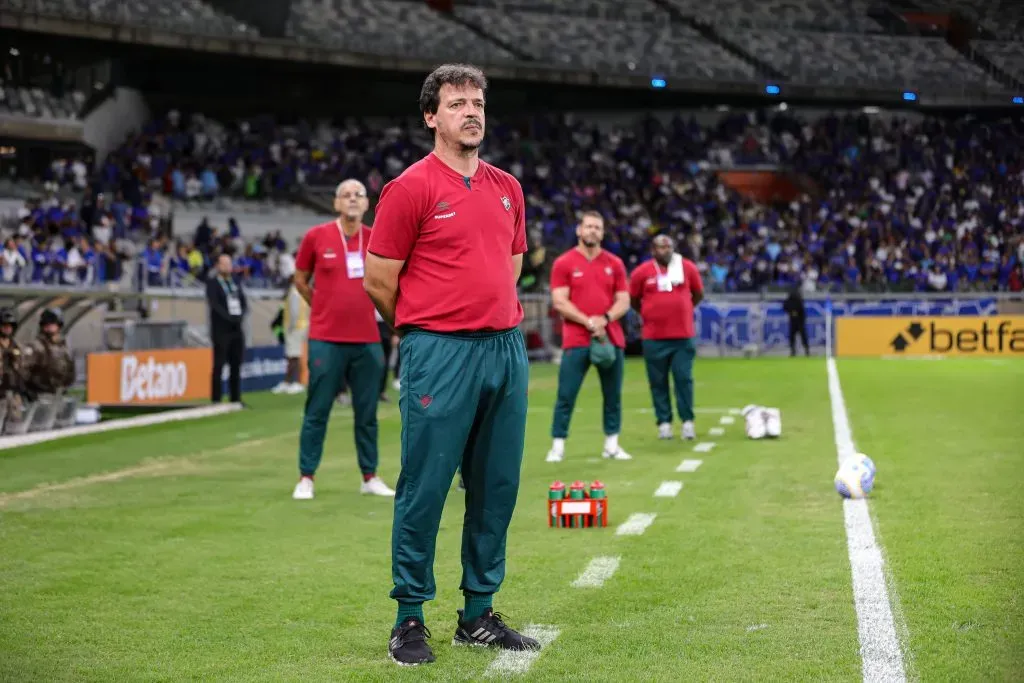 MG – BELO HORIZONTE – 19/06/2024 – BRASILEIRO A 2024, CRUZEIRO X FLUMINENSE – Fernando Diniz tecnico do Fluminense durante partida contra o Cruzeiro no estadio Mineirao pelo campeonato Brasileiro A 2024. Foto: Gilson Lobo/AGIF