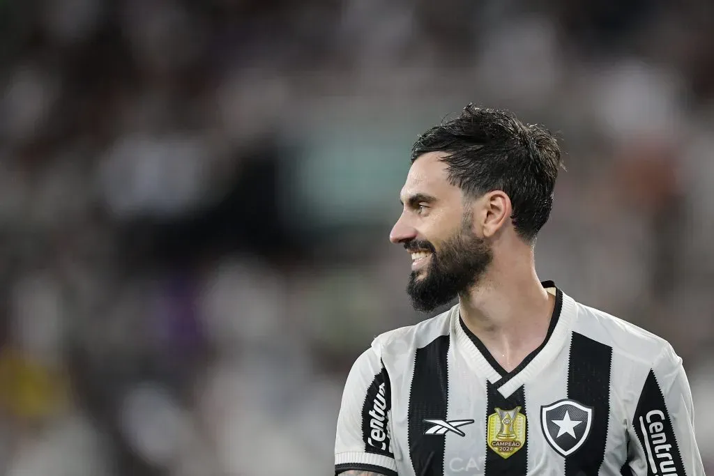 RJ – RIO DE JANEIRO – 26/04/2025 – BRASILEIRO A 2025, BOTAFOGO X FLUMINENSE – Mastriani jogador do Botafogo durante partida contra o Fluminense no estadio Engenhao pelo campeonato Brasileiro A 2025. Foto: Thiago Ribeiro/AGIF