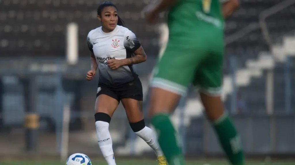 Thais Regina jogadora do Corinthians durante partida contra o Juventude no estádio Alfredo Schürig pelo Campeonato Brasileiro Feminino 2025. Foto: Anderson Romão/AGIF