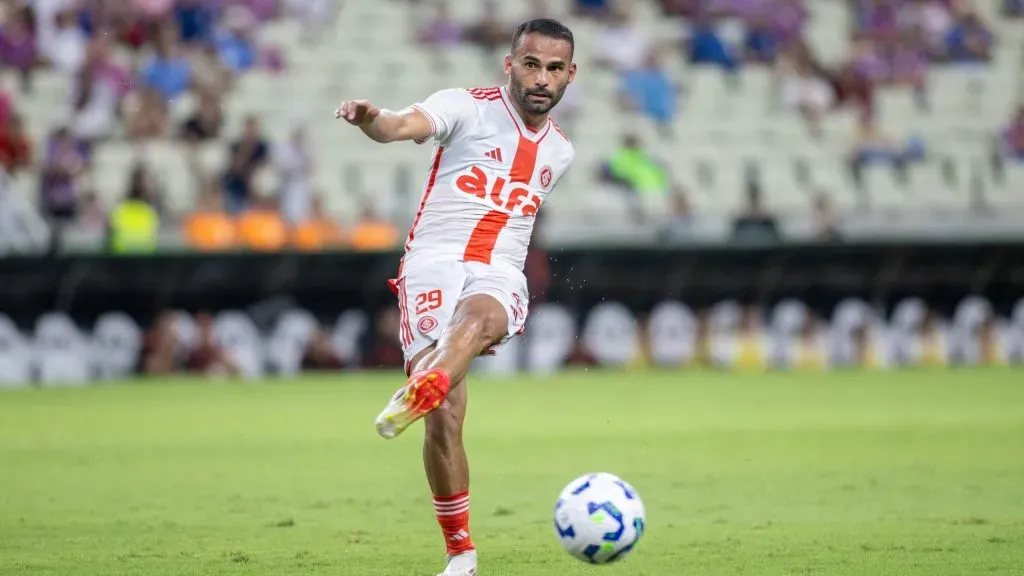 Thiago Maia está na reserva do Inter. Foto: Baggio Rodrigues/AGIF