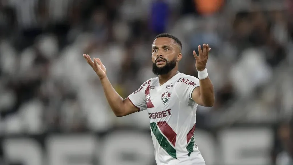Samuel Xavier em ação nas quatro linhas com a camisa do Tricolor das Laranjeiras. Foto: Thiago Ribeiro/AGIF.
