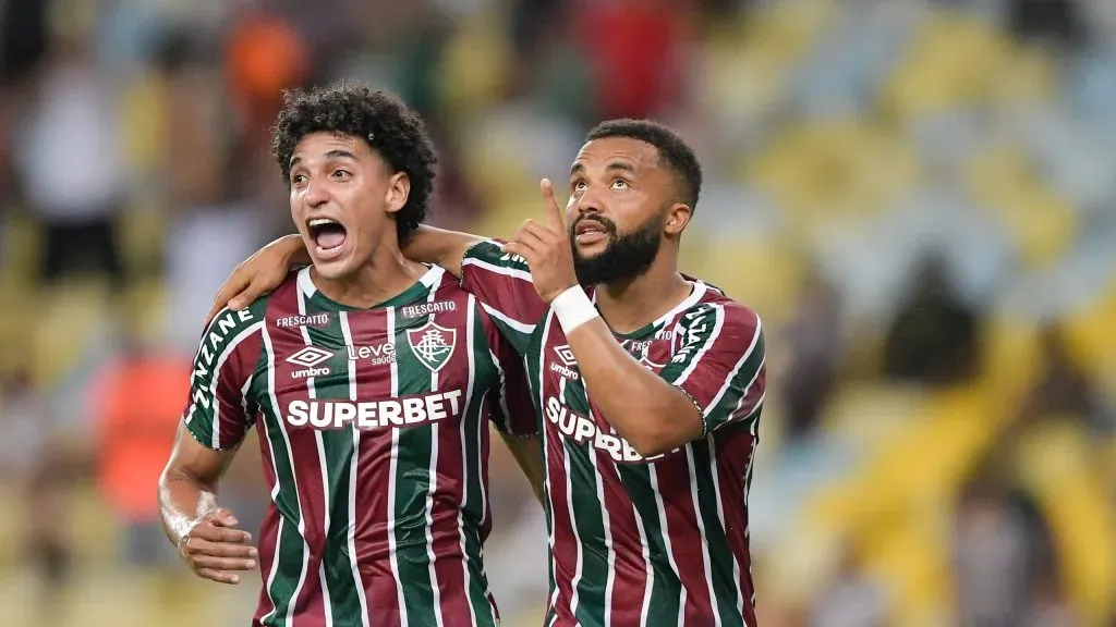 Fuentes comemora gol do Tricolor das Laranjeiras com Samuel Xavier. Foto: Thiago Ribeiro/AGIF.