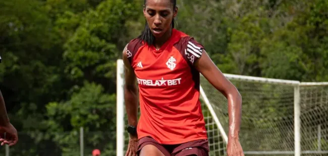 Bruna Benites, durante treino coletivo no CT do Inter em Porto Alegre. Foto: Divulgação/Internacional