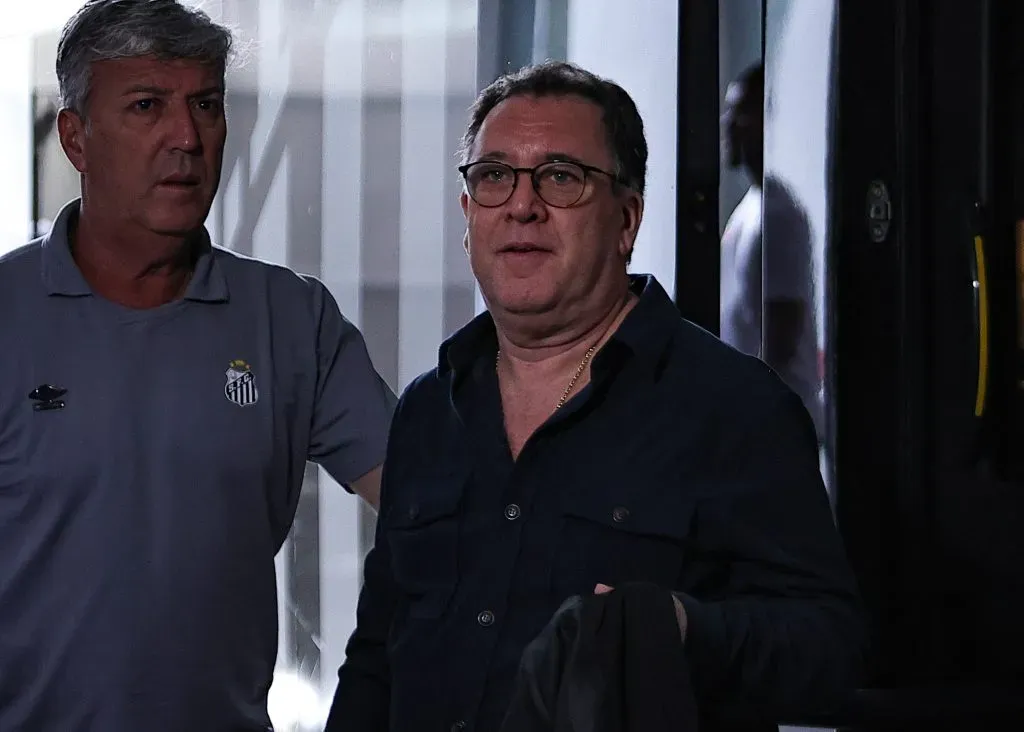 SP – SAO PAULO – 20/04/2025 – BRASILEIRO A 2025, SAO PAULO X SANTOS – Marcelo Teixeira presidente do Santos durante chegada da equipe para partida contra o Sao Paulo no estadio Morumbi pelo campeonato Brasileiro A 2025. Foto: Fabio Giannelli/AGIF