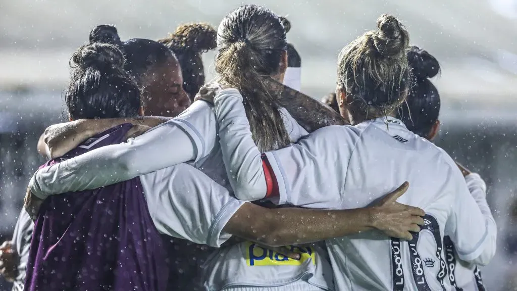 Grupo de jogadoras do Santos Feminino