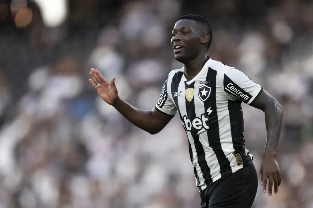 Patrick de Paula pelo Botafogo – Foto: Jorge Rodrigues/AGIF