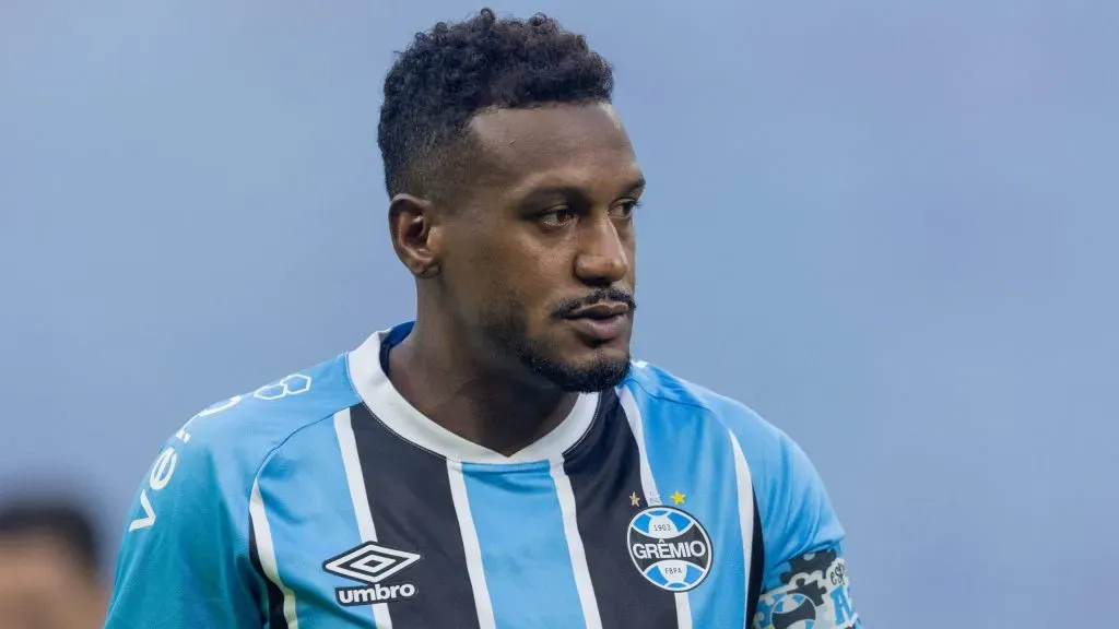 Edenílson em partida pelo Grêmio. Foto: Liamara Polli/AGIF