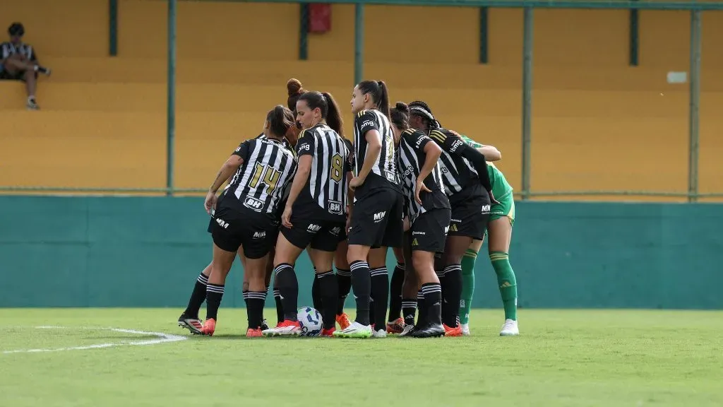 Grupo de jogadoras do Atlético-MG