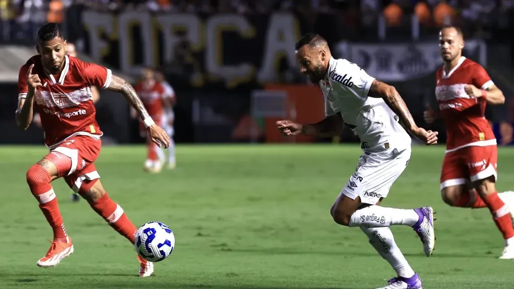 Guilherme durante partida. Foto: Marcello Zambrana/AGIF