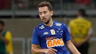 Everton Ribeiro quando atuava pelo Cruzeiro. Foto: Washington Alves/Getty Images