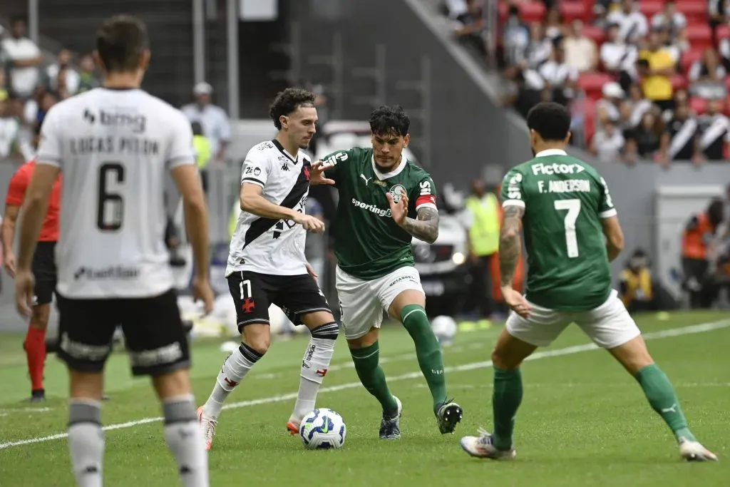 DF – BRASILIA – 04/05/2025 – BRASILEIRO A 2025, VASCO X PALMEIRAS – Gustavo Gomez jogador do Palmeiras durante partida contra o Vasco no estadio Mane Garrincha pelo campeonato Brasileiro A 2025. Foto: Mateus Bonomi/AGIF