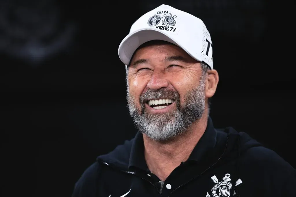 Augusto Melo presidente do Corinthians durante partida contra o Internacional – Foto: Ettore Chiereguini/AGIF