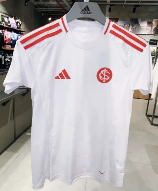 Uniforme branco do Internacional vazado nas redes sociais – Foto: Reprodução