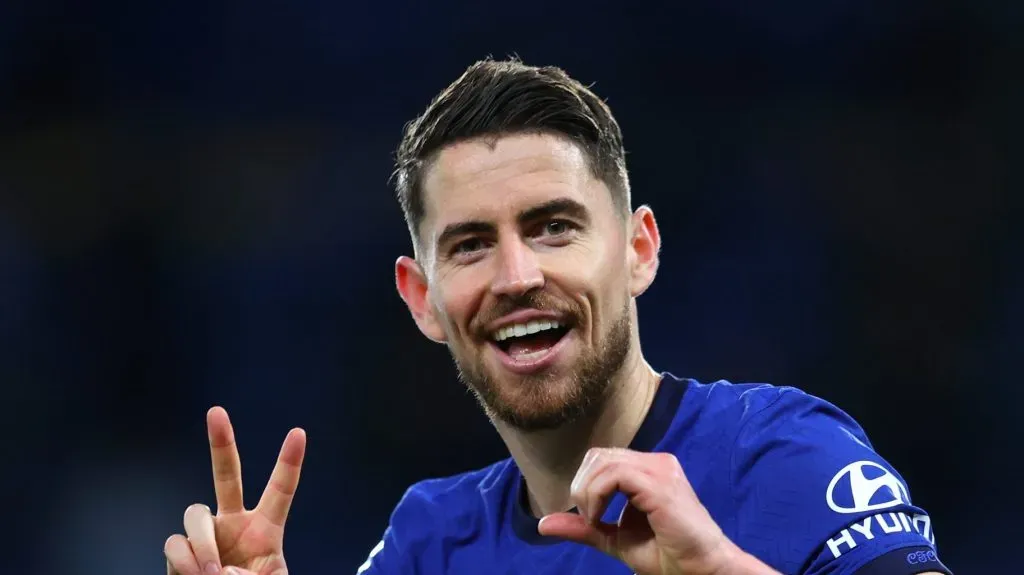 Foto: Catherine Ivill/Getty Images – Flamengo não para em Jorginho e negocia mais contratações.