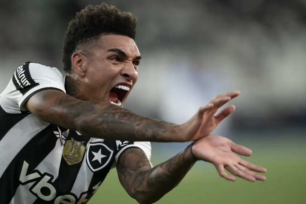 Centroavante durante jogo do Botafogo. Foto: Jorge Rodrigues/AGIF