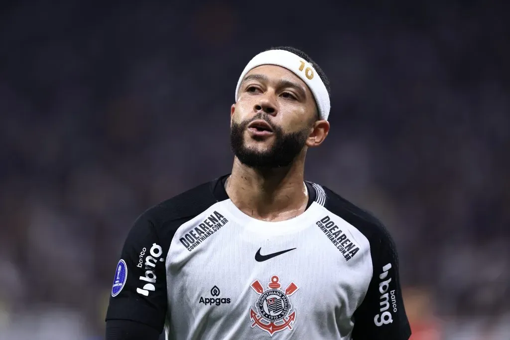SP – SAO PAULO – 06/05/2025 – COPA SUL-AMERICANA 2025, CORINTHIANS X AMERICA DE CALI – Memphis Depay jogador do Corinthians durante partida contra o America de Cali no estadio Arena Corinthians pelo campeonato Copa Sul-americana 2025. Foto: Marcello Zambrana/AGIF