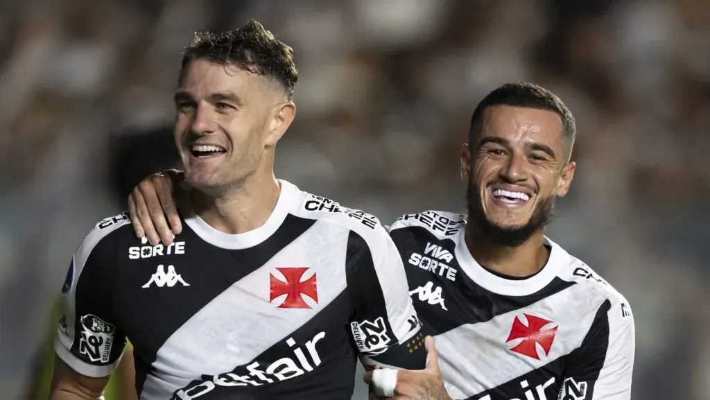 Coutinho e Vegetti no Vasco. Foto: Jorge Rodrigues/AGIF