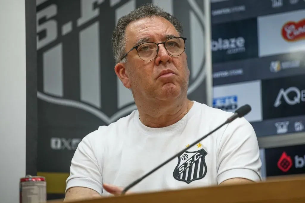 SP – SANTOS – 17/11/2024 – BRASILEIRO B 2024, SANTOS X CRB – Marcelo Teixeira presidente do Santos durante coletiva apos partida contra o CRB no estadio Vila Belmiro pelo campeonato Brasileiro B 2024. Foto: Reinaldo Campos/AGIF