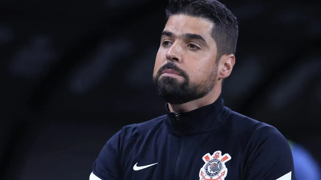 António Oliveira pelo Corinthians. Foto: Marcello Zambrana/AGIF