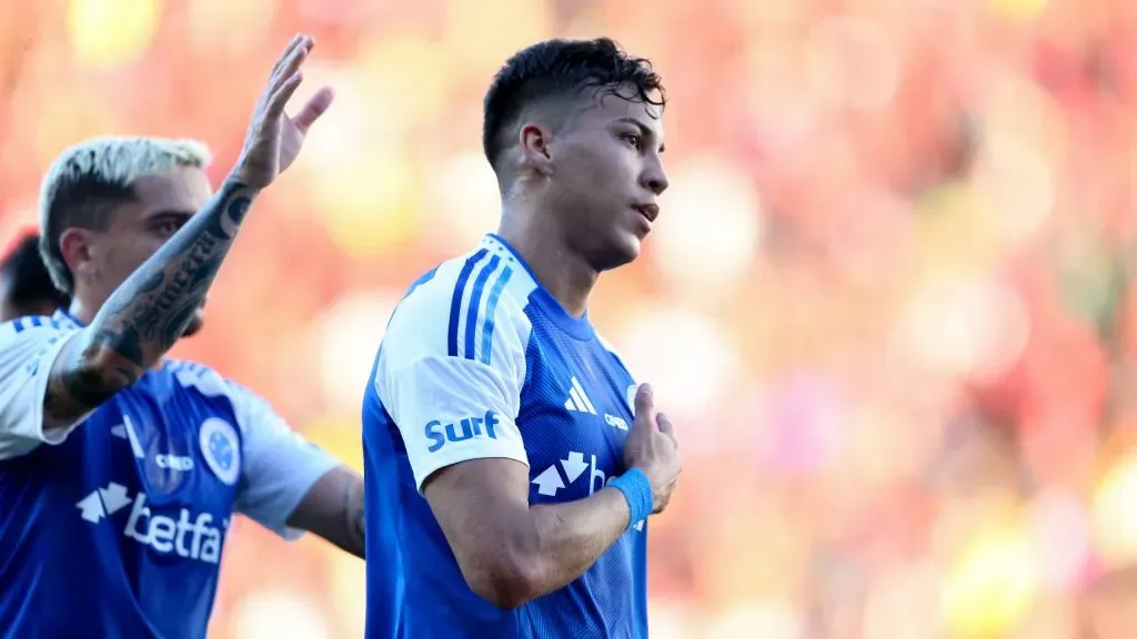 Kaio Jorge, atacante da Raposa. Foto: Marlon Costa/AGIF.