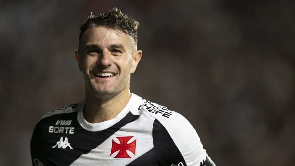 Vegetti, jogador do Vasco, comemora seu gol durante partida contra o Puerto Cabello-VEN, pela Copa Sul-Americana. Foto: Jorge Rodrigues/AGIF.