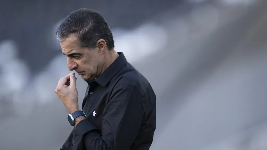 Renato Paiva, treinador do Alvinegro de General Severiano. Foto: Jorge Rodrigues/AGIF.