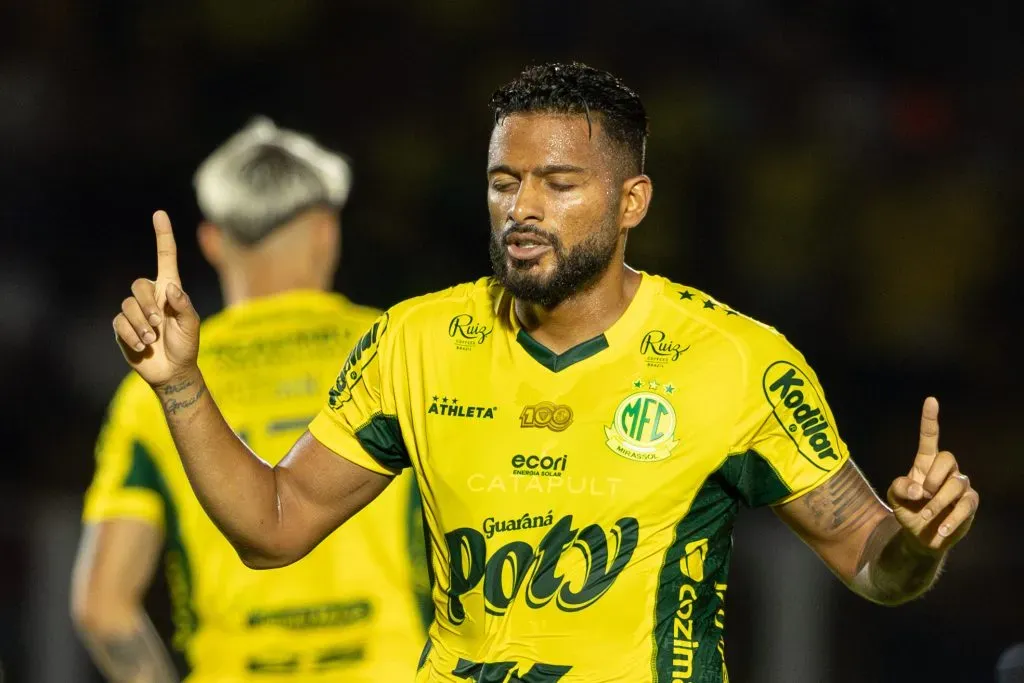 SP – MIRASSOL – 10/05/2025 – BRASILEIRO A 2025, MIRASSOL X CORINTHIANS – Reinaldo jogador do Mirassol comemora gol durante partida contra o Mirassol no estadio Jose Maria de Campos Maia pelo campeonato Brasileiro A 2025. Foto: Joisel Amaral/AGIF