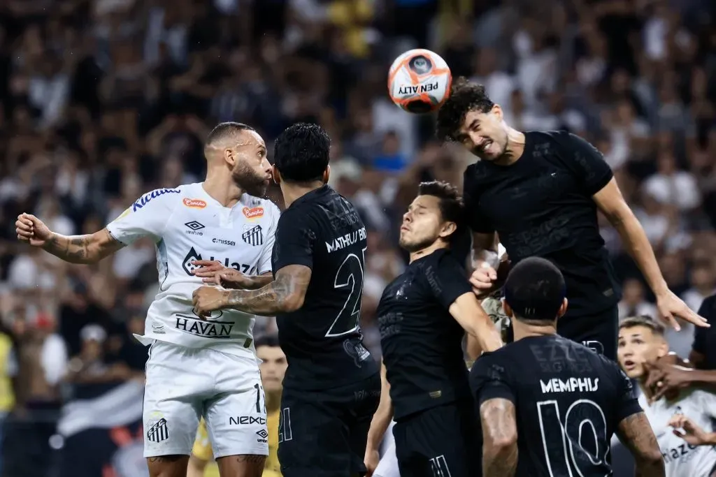 Corinthians venceu o Santos em duas oportunidades na atual temporada. Foto: Marcello Zambrana/AGIF
