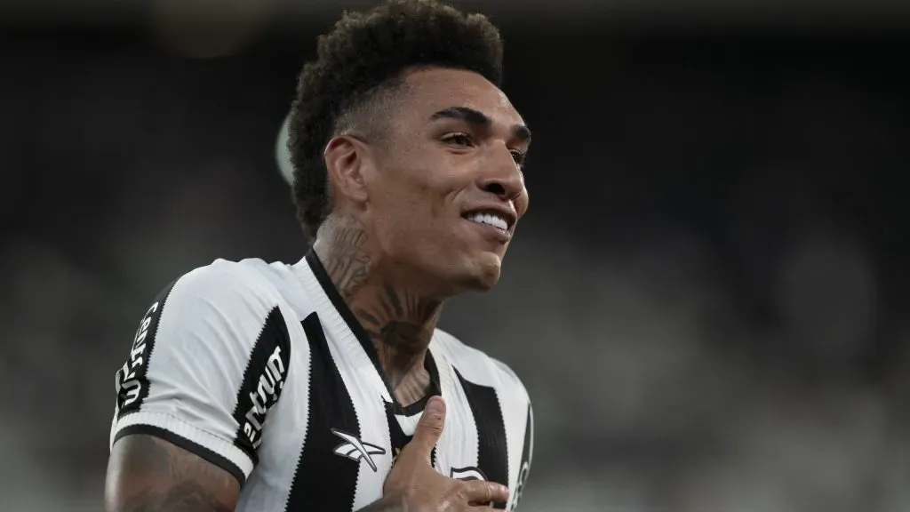 Igor Jesus, do Botafogo, deverá novamente ser convocado para a Seleção Brasileira – Foto: Jorge Rodrigues/AGIF