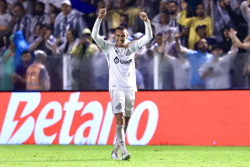 Bontempo é mais uma revelação do Santos - Foto: Marcello Zambrana/AGIF.