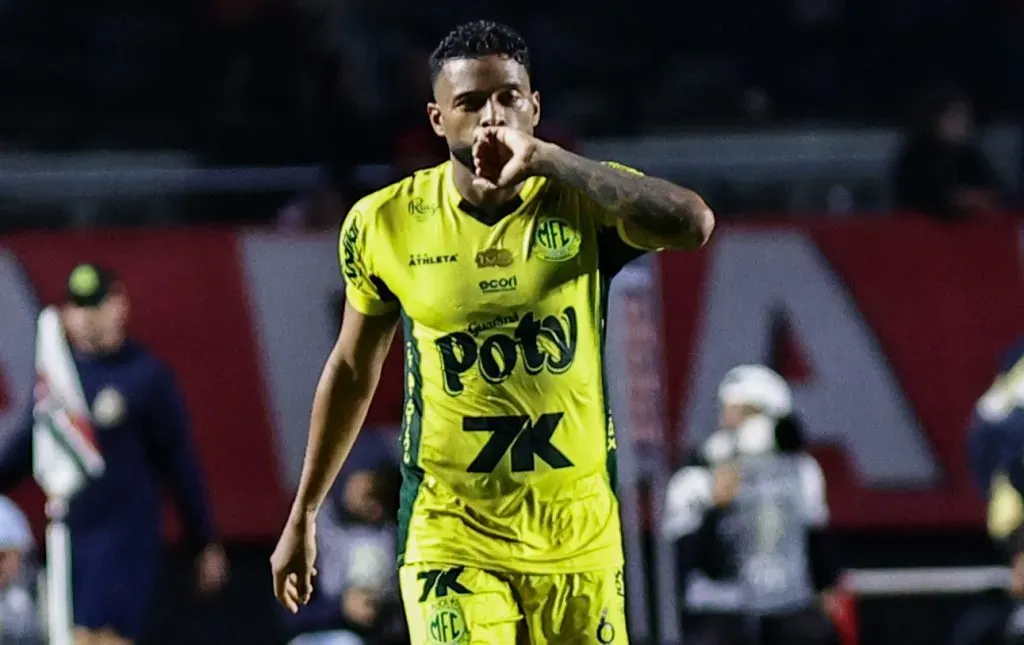 SP – SAO PAULO – 24/05/2025 – BRASILEIRO A 2025, SAO PAULO X MIRASSOL – Reinaldo jogador do Mirassol comemora seu gol durante partida contra o Sao Paulo no estadio Morumbi pelo campeonato Brasileiro A 2025. Foto: Fabio Giannelli/AGIF